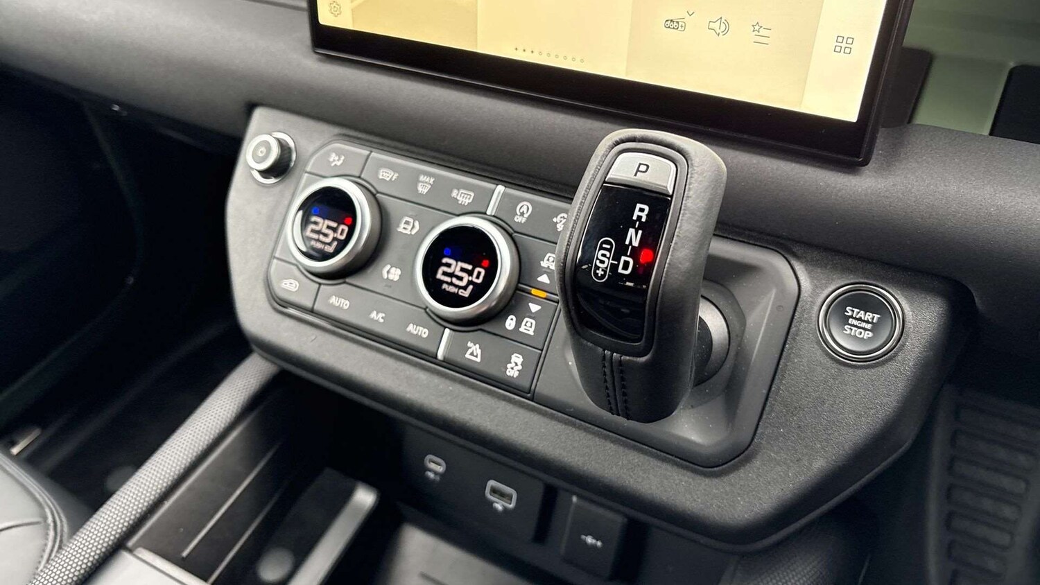 Used Land Rover Defender 2023 for sale - 76421266: Photo 13