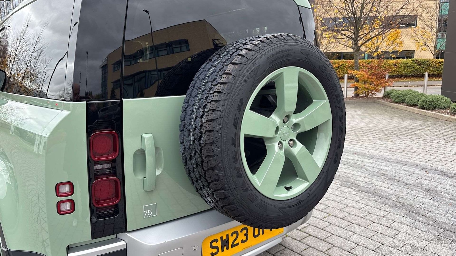 Used Land Rover Defender 2023 for sale - 76421266: Photo 32