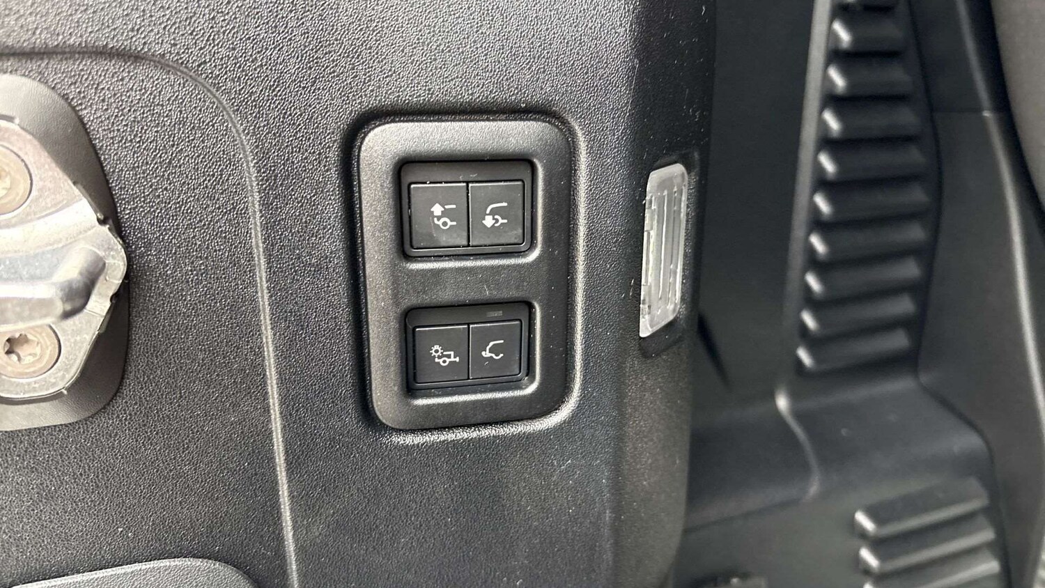 Used Land Rover Defender 2023 for sale - 76421266: Photo 34