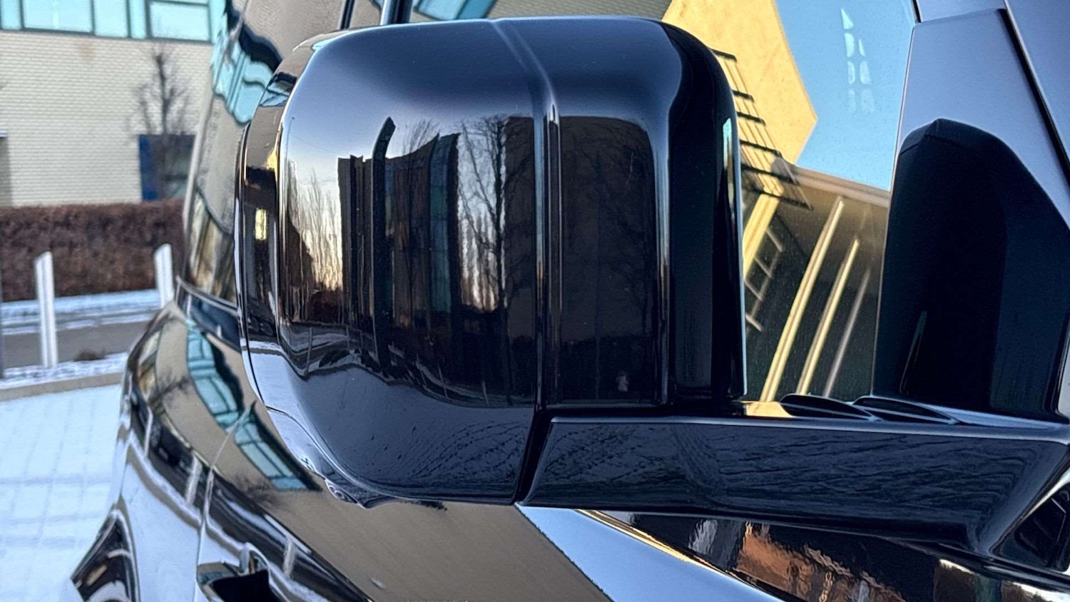 Used Land Rover Defender 90 2025 for sale - 77076635: Photo 30