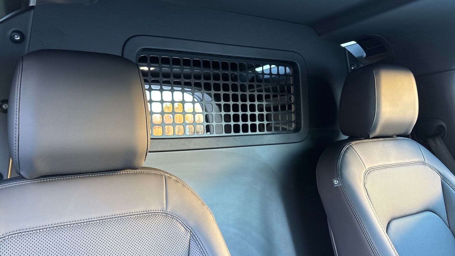 Used Land Rover Defender 90 2025 for sale - 77076635: Photo 34