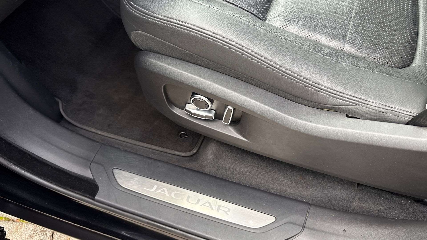 Used Jaguar F-Pace 2022 for sale - 76329209: Photo 21