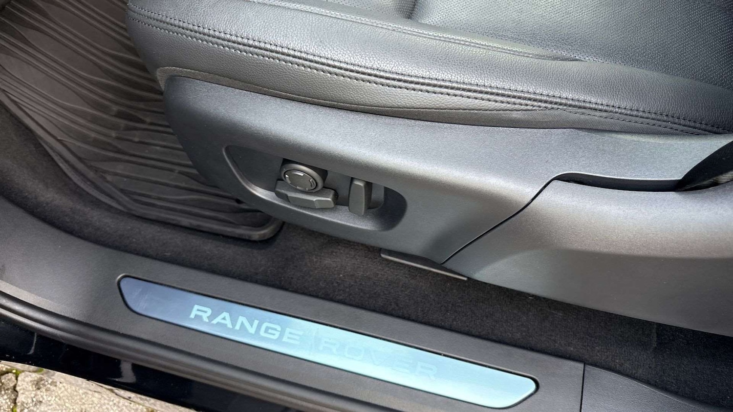 Used Land Rover Range Rover Evoque 2025 for sale - 76488149: Photo 35