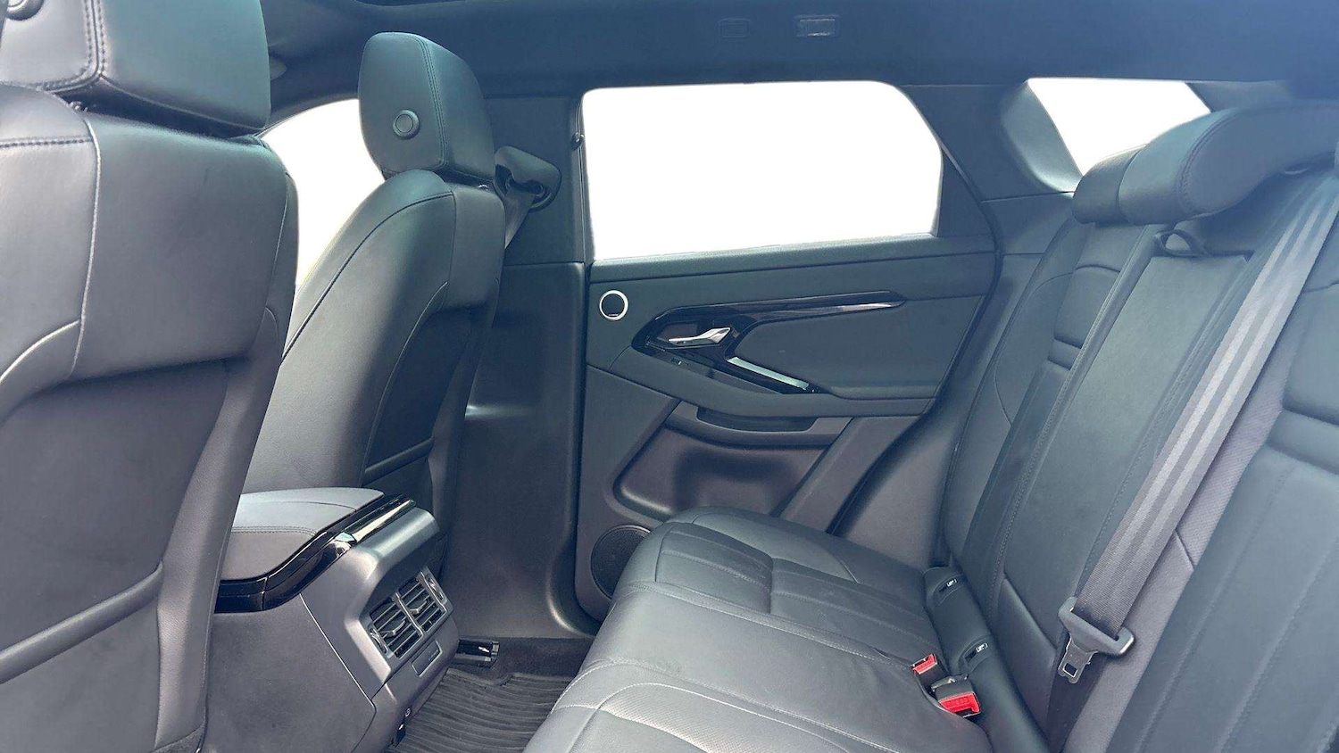 Used Land Rover Range Rover Evoque 2025 for sale - 76488149: Photo 4