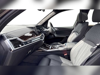 Used BMW X7 2025 for sale - 75496552: Photo