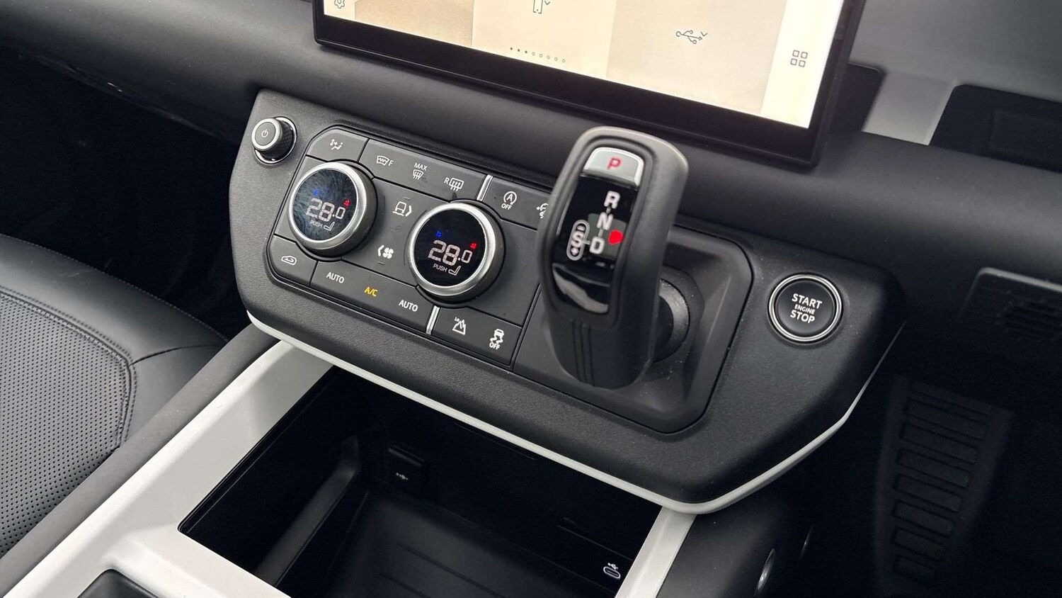 Used Land Rover Defender 2024 for sale - 77389878: Photo 13