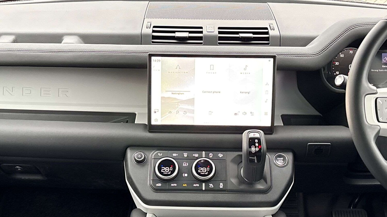 Used Land Rover Defender 2024 for sale - 77389878: Photo 14