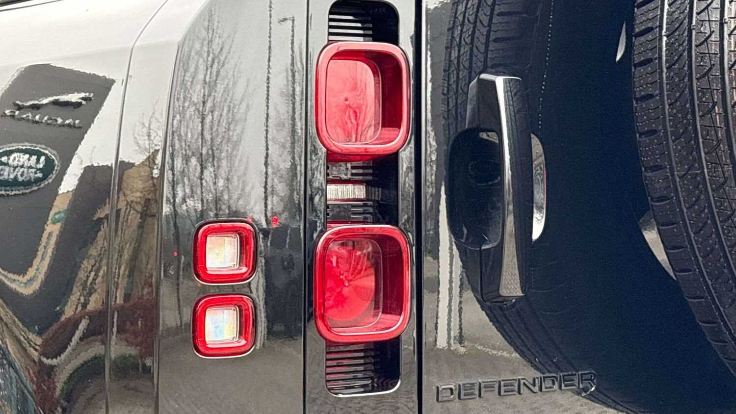 Used Land Rover Defender 2024 for sale - 77389878: Photo 19