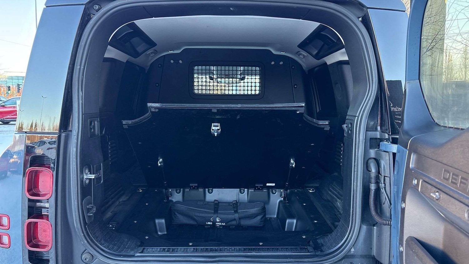 Used Land Rover Defender 110 for sale - 77011036: Photo 10