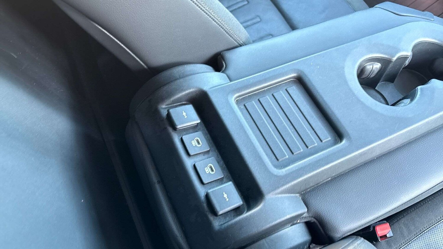 Used Land Rover Defender 110 for sale - 77011036: Photo 18