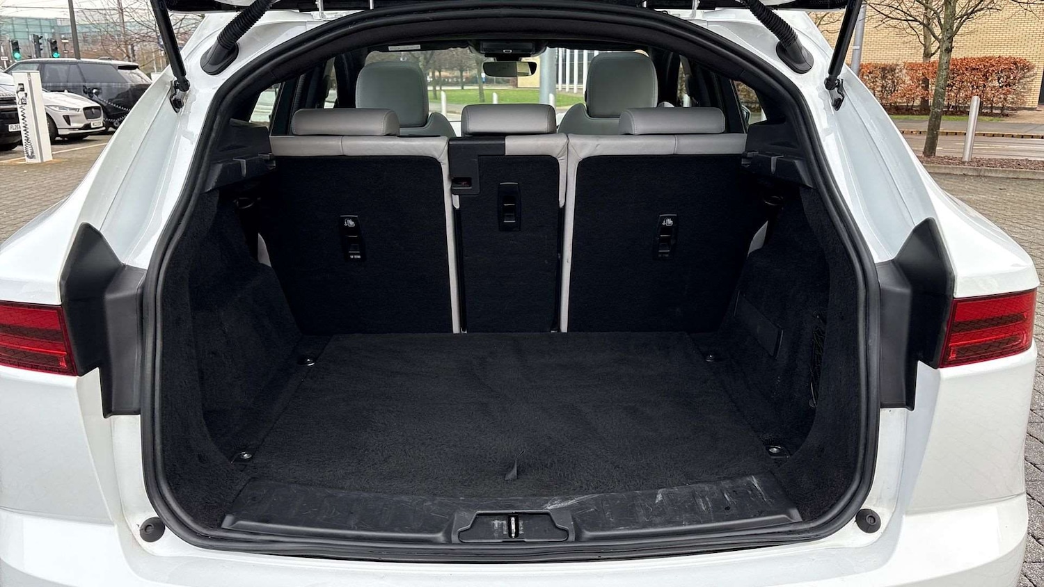 Used Jaguar E-Pace 2021 for sale - 76856928: Photo 10