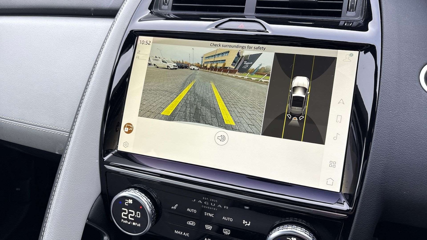 Used Jaguar E-Pace 2021 for sale - 76856928: Photo 12