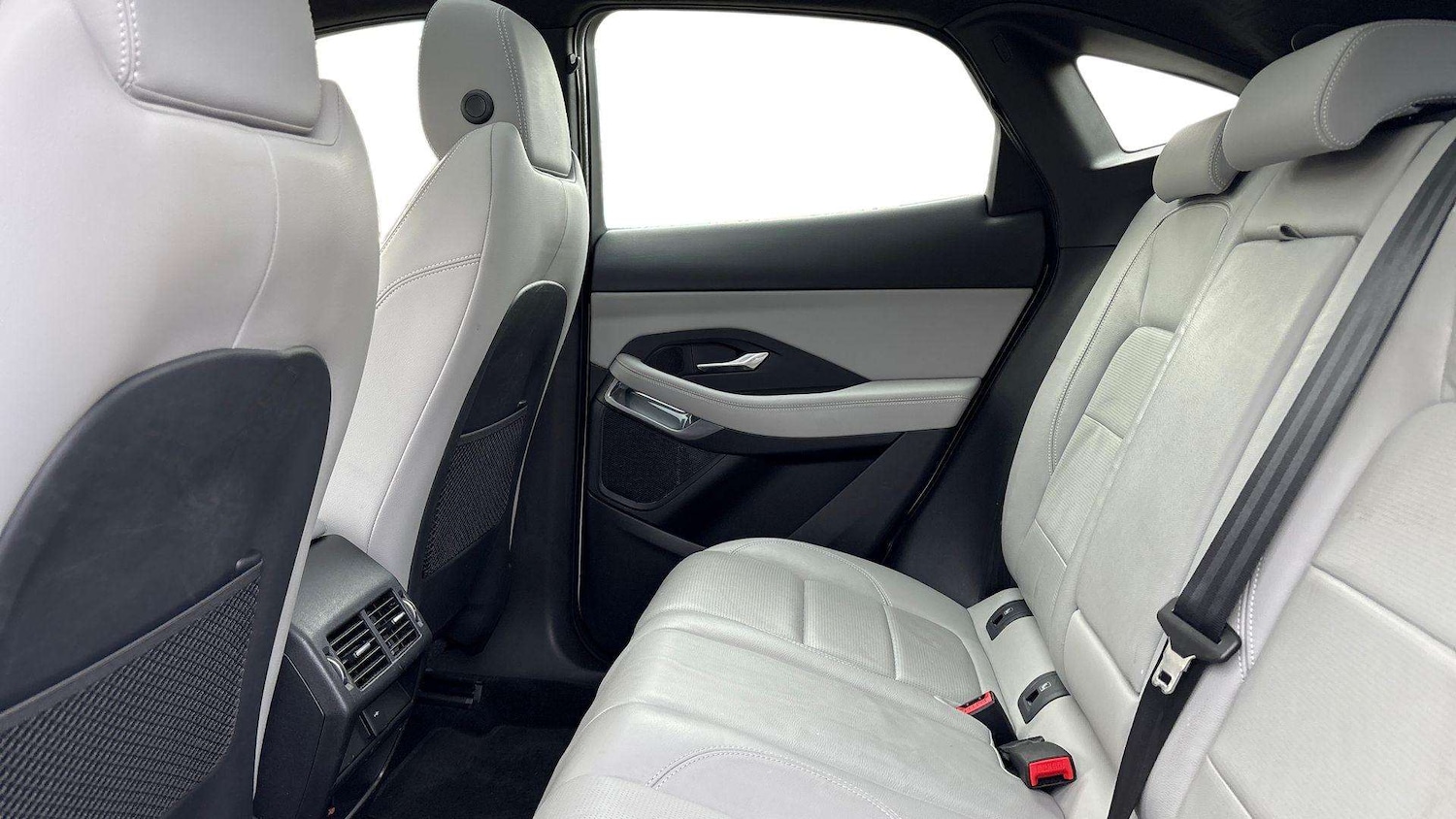 Used Jaguar E-Pace 2021 for sale - 76856928: Photo 4