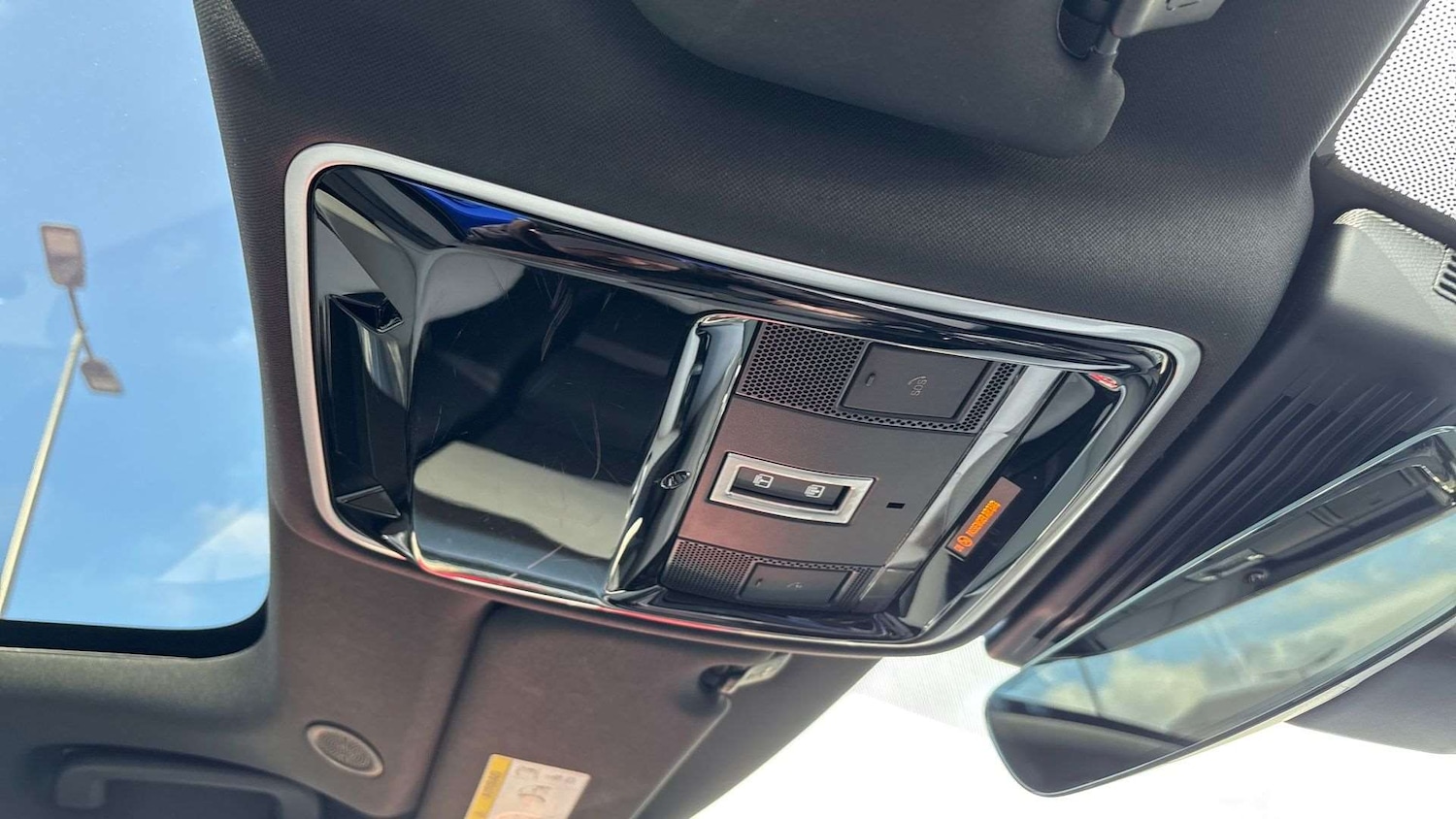 Used Land Rover Range Rover Velar 2023 for sale - 76978779: Photo 23