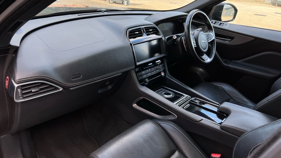 Used Jaguar F-Pace 2018 for sale - 76623514: Photo 10