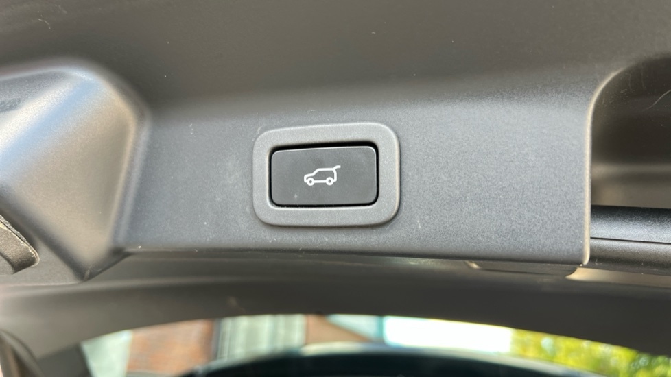 Used Jaguar F-Pace 2018 for sale - 76623514: Photo 57