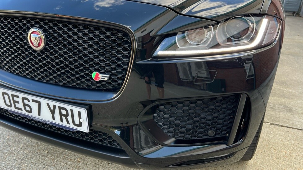 Used Jaguar F-Pace 2018 for sale - 76623514: Photo 60