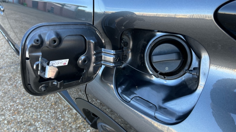 Used Toyota C-HR 2023 for sale - 76623610: Photo 21