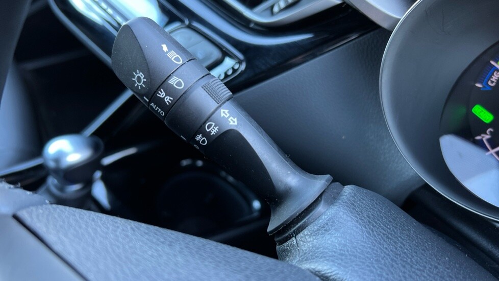 Used Toyota C-HR 2023 for sale - 76623610: Photo 25