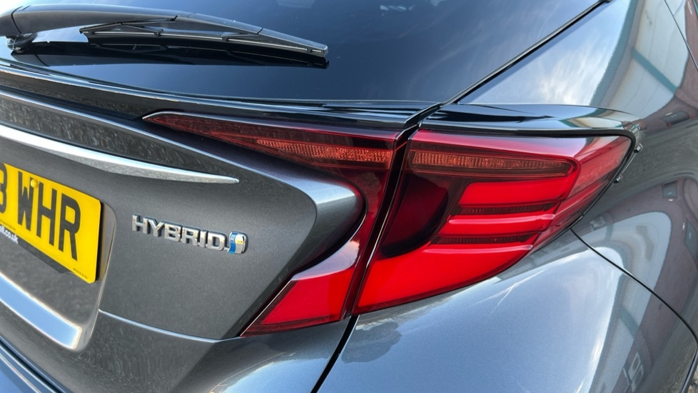 Used Toyota C-HR 2023 for sale - 76623610: Photo 40