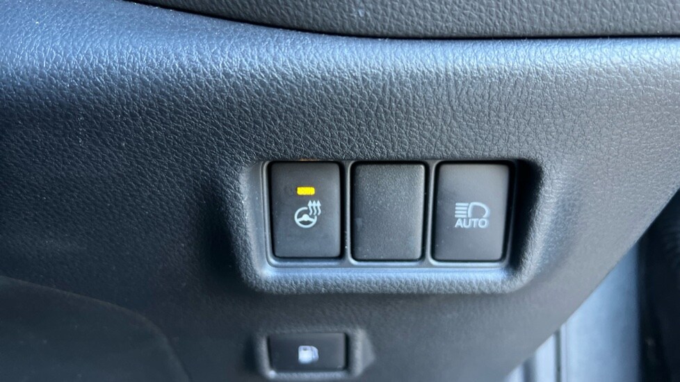 Used Toyota C-HR 2023 for sale - 76623610: Photo 42