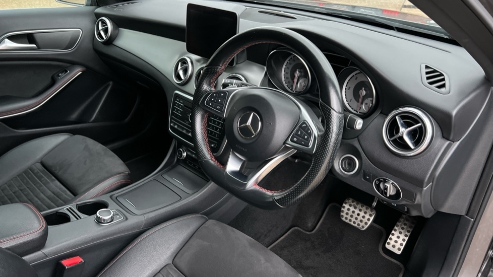 Used Mercedes-Benz GLA 2017 for sale - 76780372: Photo 3