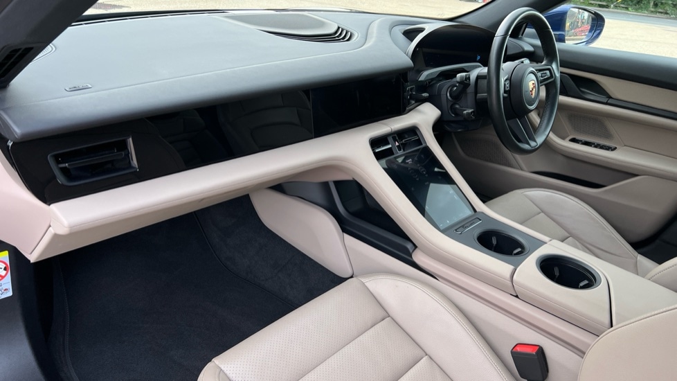 Used Porsche Taycan 2023 for sale - 75934600: Photo 10