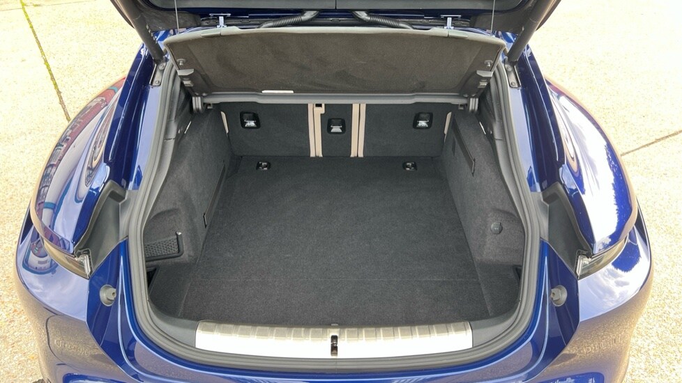 Used Porsche Taycan 2023 for sale - 75934600: Photo 15