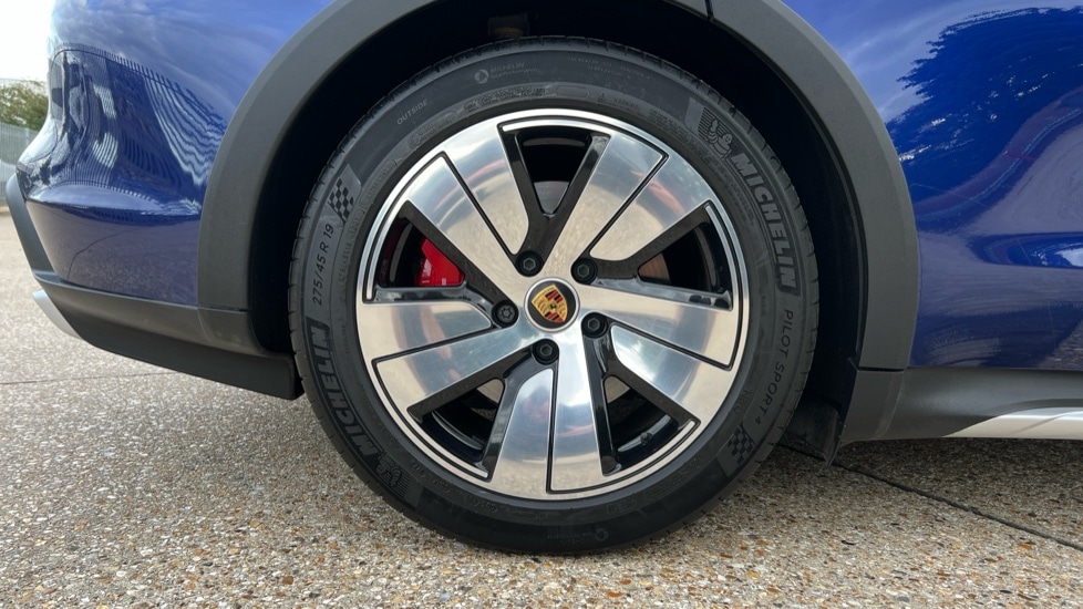 Used Porsche Taycan 2023 for sale - 75934600: Photo 19