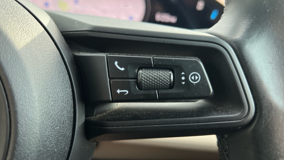 Used Porsche Taycan 2023 for sale - 75934600: Photo 22