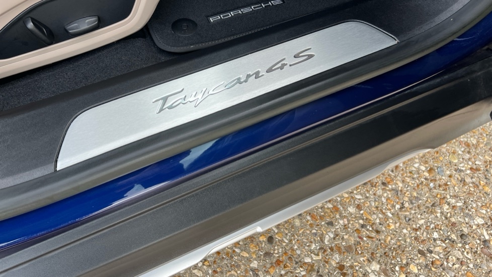 Used Porsche Taycan 2023 for sale - 75934600: Photo 37