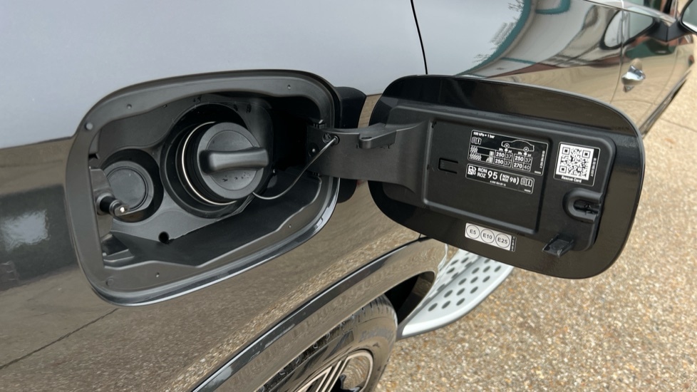 Used Mercedes-Benz GLC 2025 for sale - 76261628: Photo 28