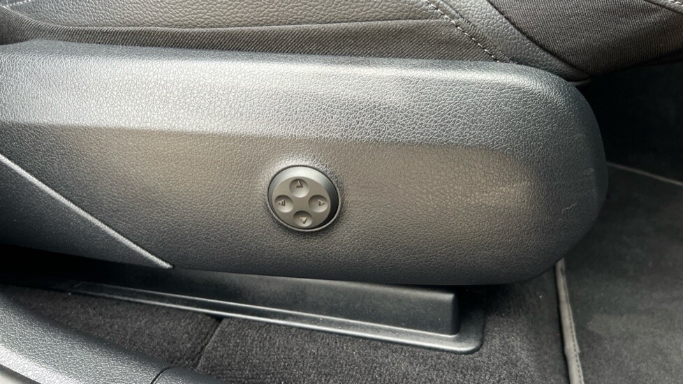 Used Mercedes-Benz GLC 2025 for sale - 76261628: Photo 39