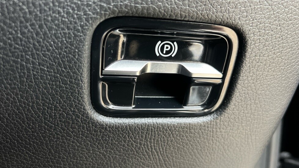 Used Mercedes-Benz GLC 2025 for sale - 76261628: Photo 61