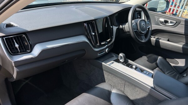 Used Volvo XC60 2023 for sale - 75595561: Photo 10