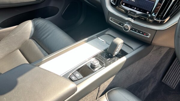 Used Volvo XC60 2023 for sale - 75595561: Photo 28