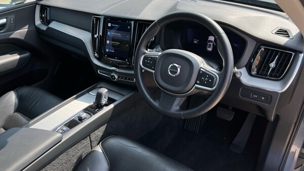 Used Volvo XC60 2023 for sale - 75595561: Photo 9