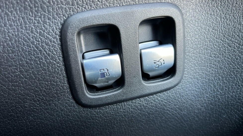 Used Mercedes-Benz C Class 2024 for sale - 76130835: Photo 56