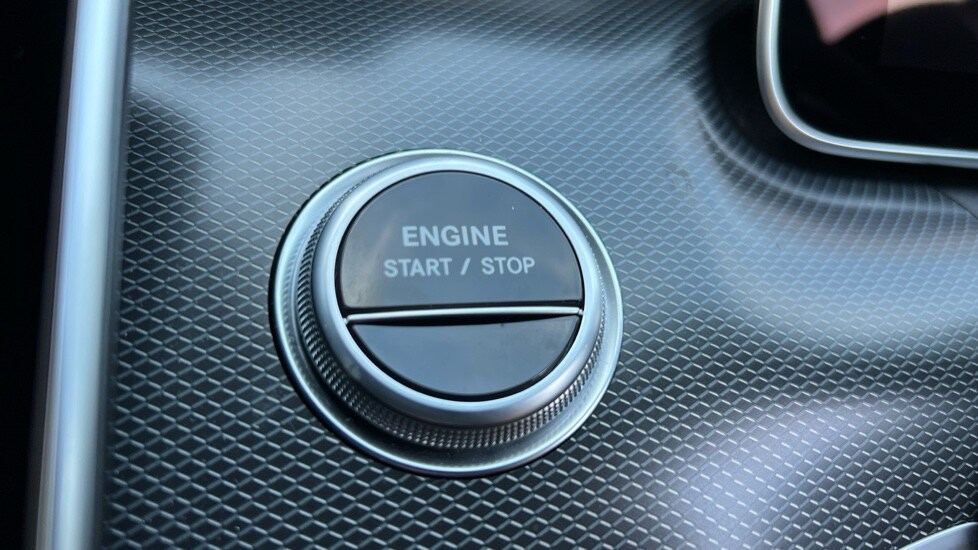 Used Mercedes-Benz C Class 2024 for sale - 76130835: Photo 59