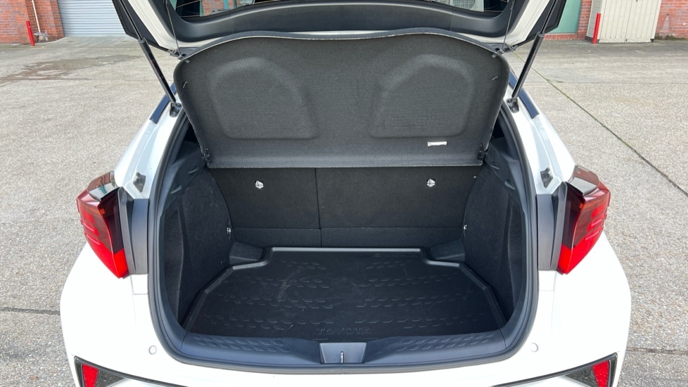 Used Toyota C-HR 2023 for sale - 76586995: Photo 15