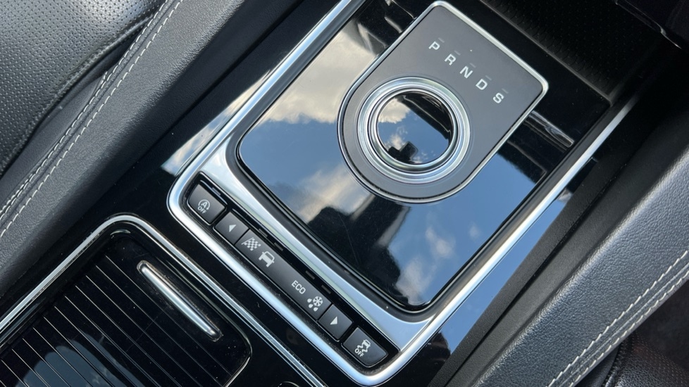 Used Jaguar F-Pace 2018 for sale - 76168597: Photo 29