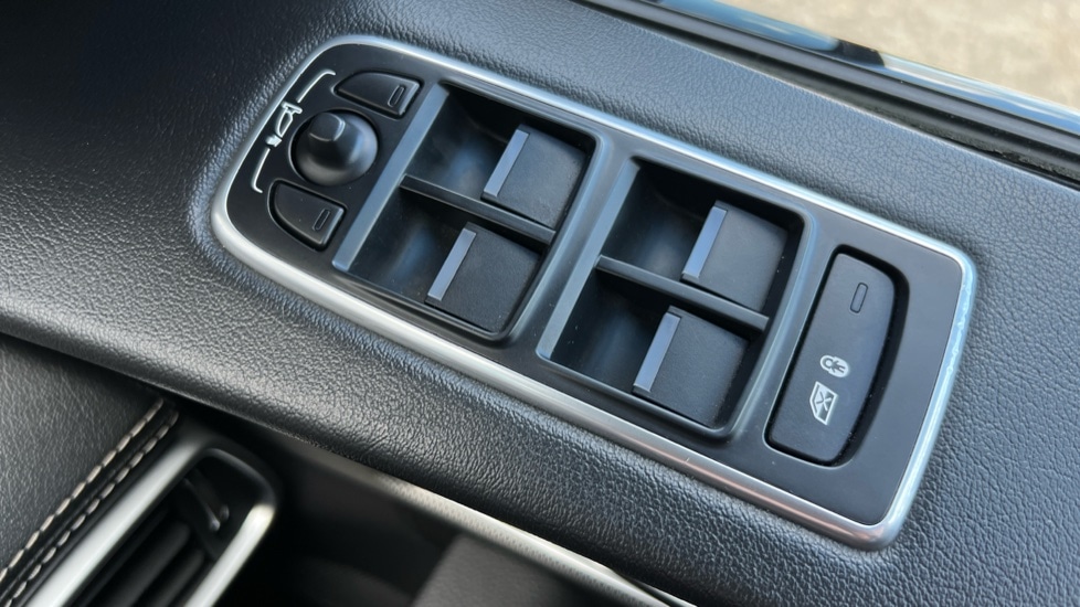 Used Jaguar F-Pace 2018 for sale - 76168597: Photo 50