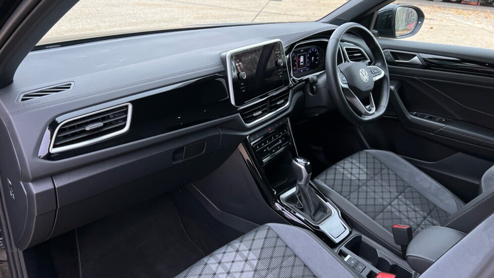 Used Volkswagen T-Roc 2024 for sale - 76297570: Photo 10
