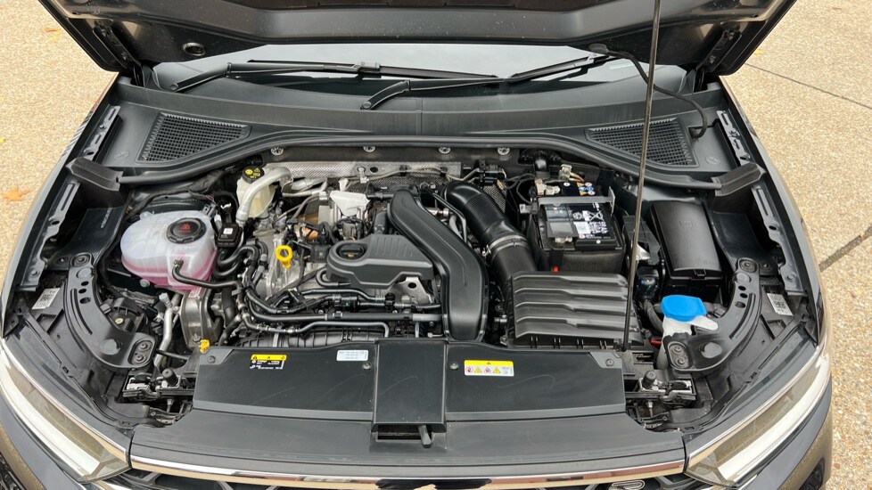 Used Volkswagen T-Roc 2024 for sale - 76297570: Photo 16