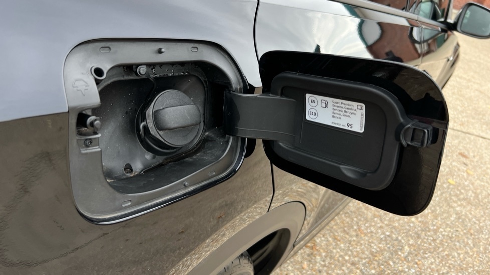 Used Volkswagen T-Roc 2024 for sale - 76297570: Photo 21