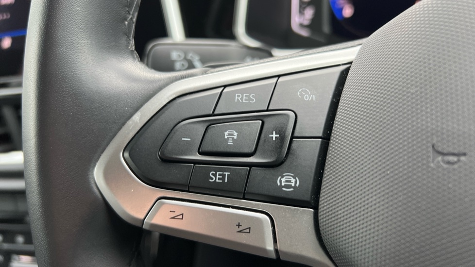 Used Volkswagen T-Roc 2024 for sale - 76297570: Photo 23