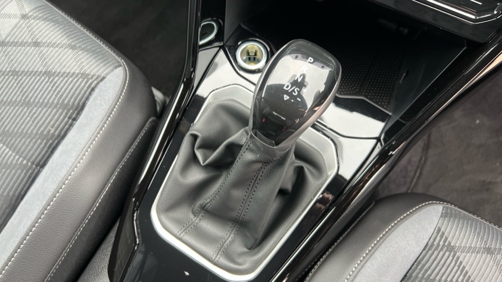 Used Volkswagen T-Roc 2024 for sale - 76297570: Photo 29