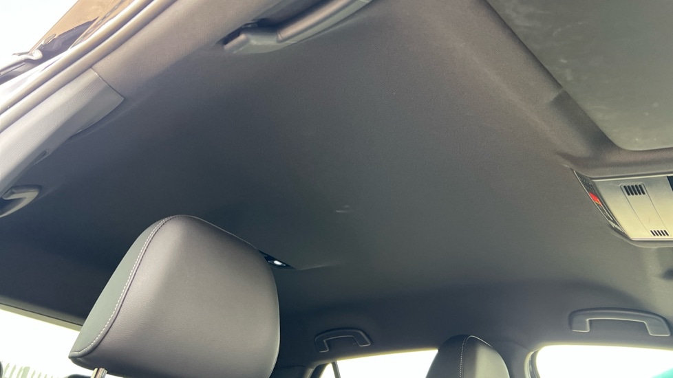 Used Volkswagen T-Roc 2024 for sale - 76297570: Photo 31