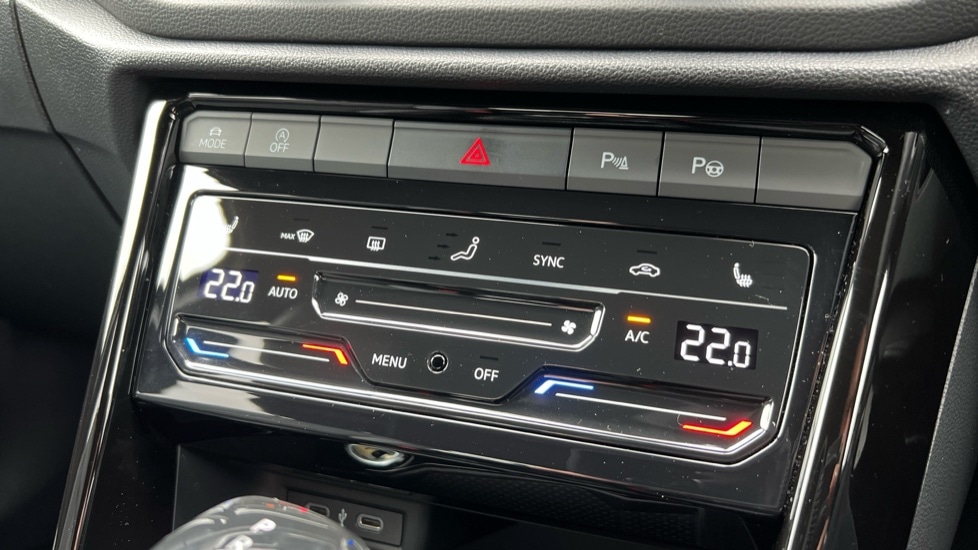 Used Volkswagen T-Roc 2024 for sale - 76297570: Photo 40