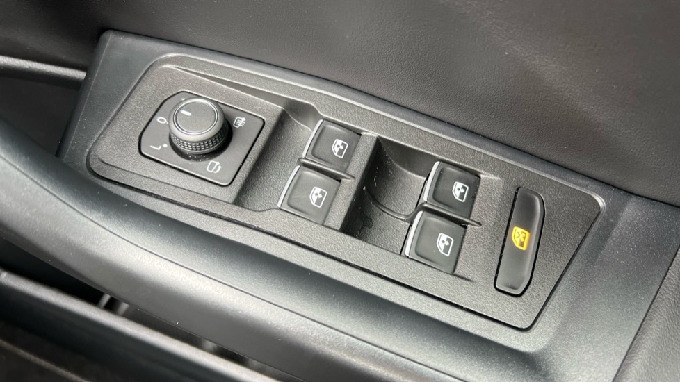 Used Volkswagen T-Roc 2024 for sale - 76297570: Photo 44